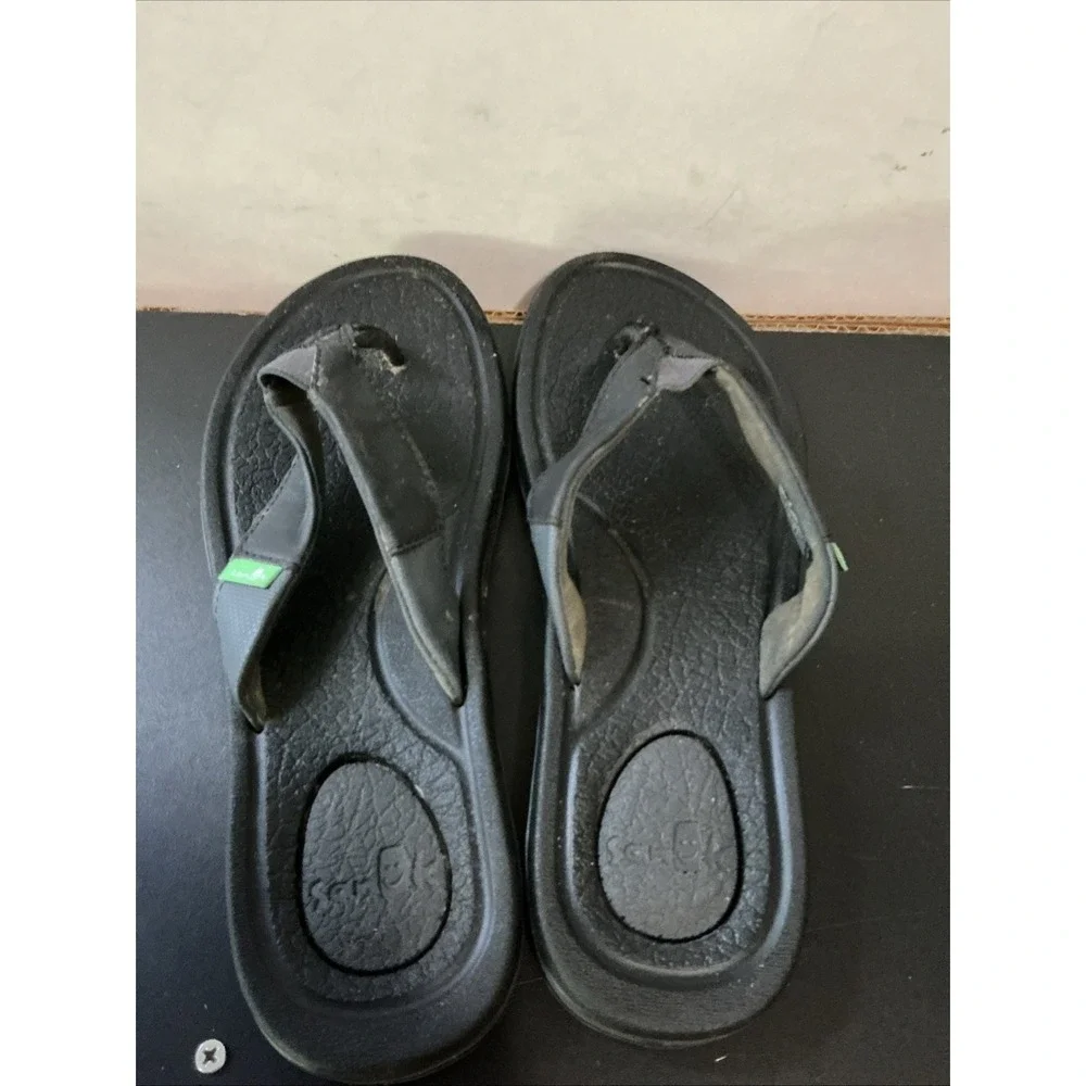 Sanuk Beer Cozy Flip Flops Mens Size 9 Black Yoga Mat Comfort Sandals 1099404